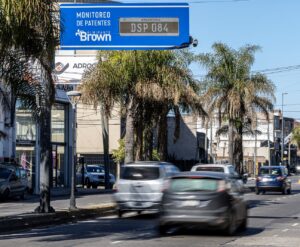 Lee más sobre el artículo En Brown potencia el Anillo Digital con 100 cámaras lectoras de patentes