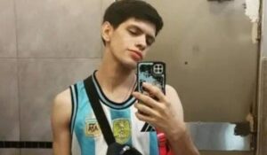 Lee más sobre el artículo Recordarán con una estrella amarilla a un joven atropellado por un patrullero en Lanús