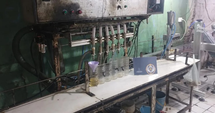 Lee más sobre el artículo Truchos: Producían y envasaban aceite de girasol adulterado