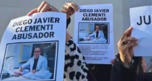 Lee más sobre el artículo Arrancó al ginecólogo de Burzaco de abusar de 13 pacientes