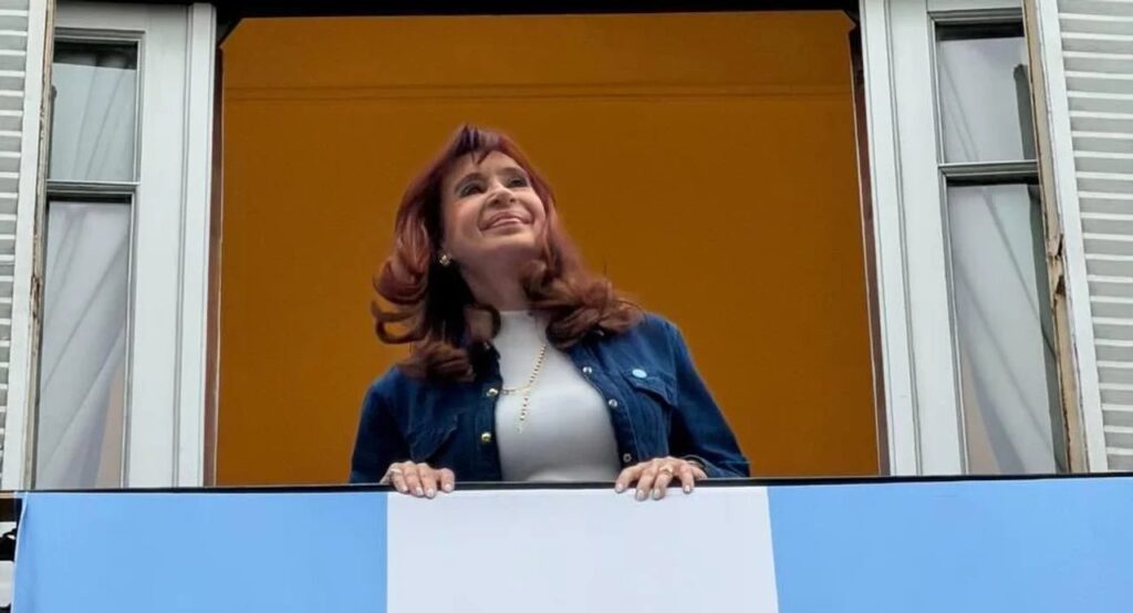 Lee más sobre el artículo Cristina advirtió que la economía está manejada a “control remoto” por EE.UU