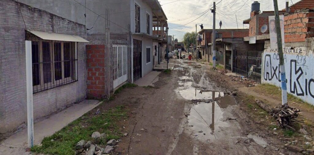 Lee más sobre el artículo Padre e hijo asesinaron a cuchilladas a un joven en Lanús