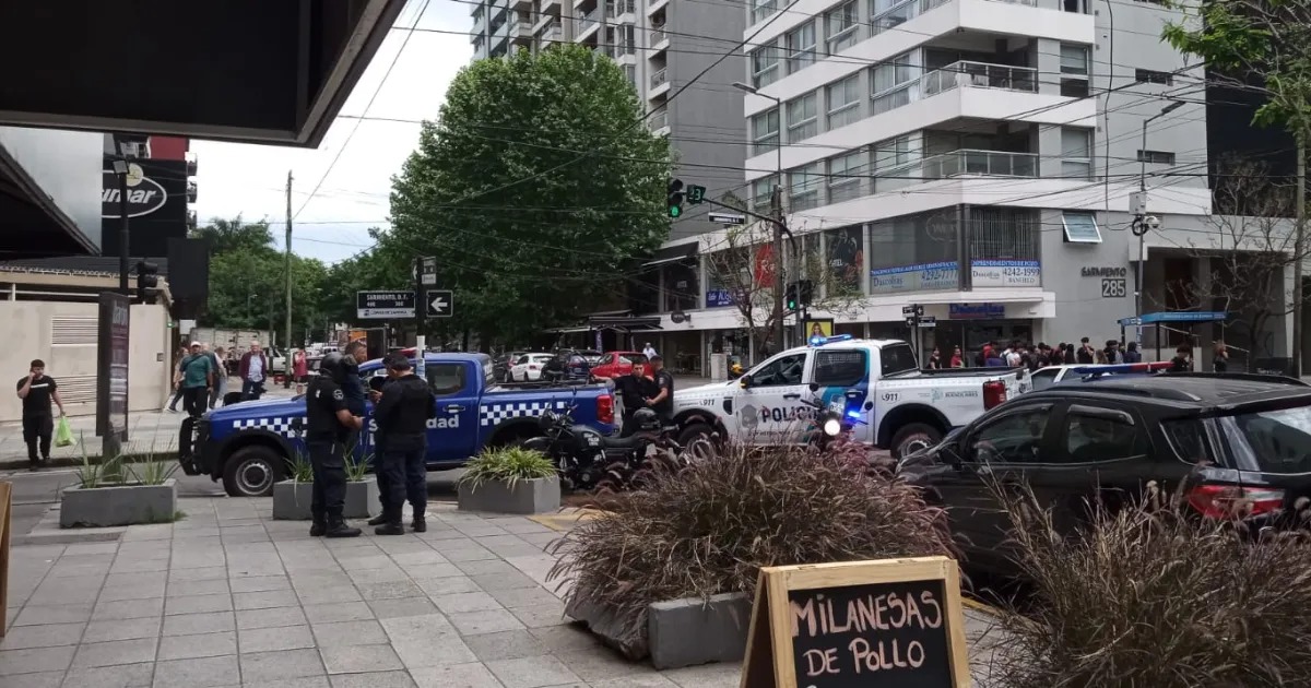 En este momento estás viendo Robaba con inhibidor de señal en pleno centro de Lomas y terminó detenido