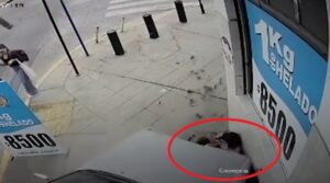 Lee más sobre el artículo La Matanza: Un joven perdió el control del auto y atropelló a dos hermanas de 7 y 11 años