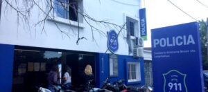 Lee más sobre el artículo Horror en Longchamps: La secuestró su pareja, la rescataron, y terminó quitándose la vida