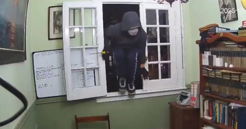Lee más sobre el artículo Insólito: Hacía entraderas en Lomas y lo detuvieron en un barrio privado de Nordelta