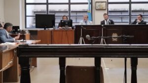 Lee más sobre el artículo Quilmes: Piden penas de hasta 15 años para una banda que robaba cables de teléfono