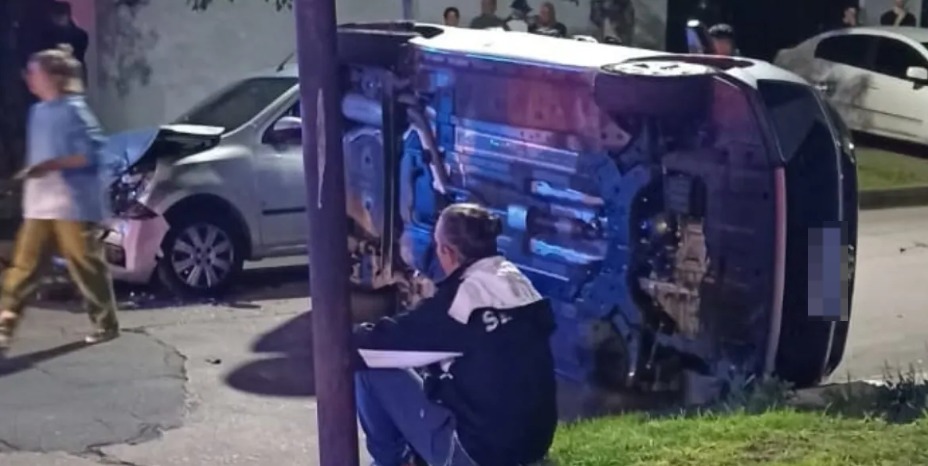 Lee más sobre el artículo Choque, vuelco y heridos en Lomas Oeste
