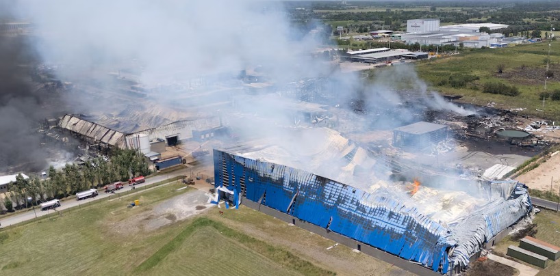 En este momento estás viendo Tras el fuego en Ezeiza, las aseguradoras estiman costos: “Parece una zona de guerra”
