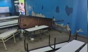 Lee más sobre el artículo Gran Bourg: La familia de una alumna destrozó una escuela y quemó con agua hirviendo a docentes