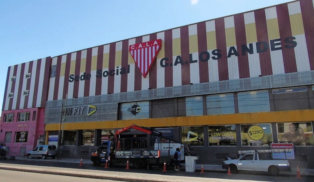 En este momento estás viendo Allanaron las sedes de Racing, Independiente, Temperley y Los Andes en la causa Sur Finanzas