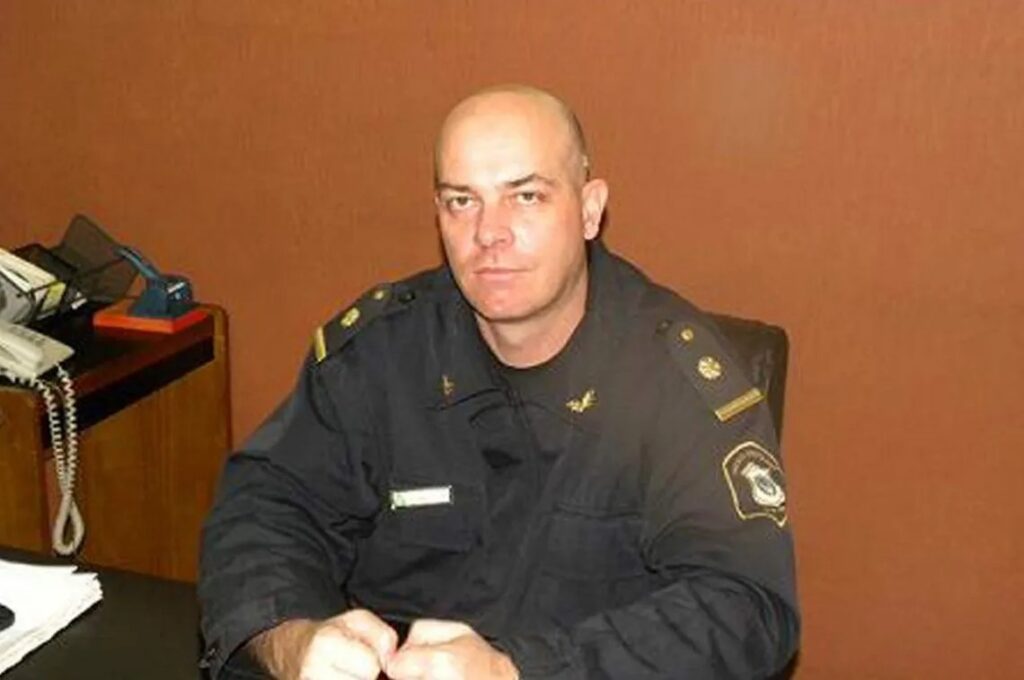Lee más sobre el artículo Juzgan a ex jefe policial por un doble homicidio en Lanús