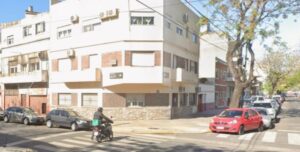 Lee más sobre el artículo Locura en Villa Crespo: policía bajó de su auto, empezó a disparar e hirió a un vecino