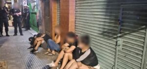 Lee más sobre el artículo Incautaron más de 600 dosis de cocaína en un maxikiosco y una pensión trucha en Constitución