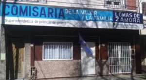 Lee más sobre el artículo Llavallol: Una joven denunció que su ex pareja la acosa y amenaza con difundir fotos íntimas