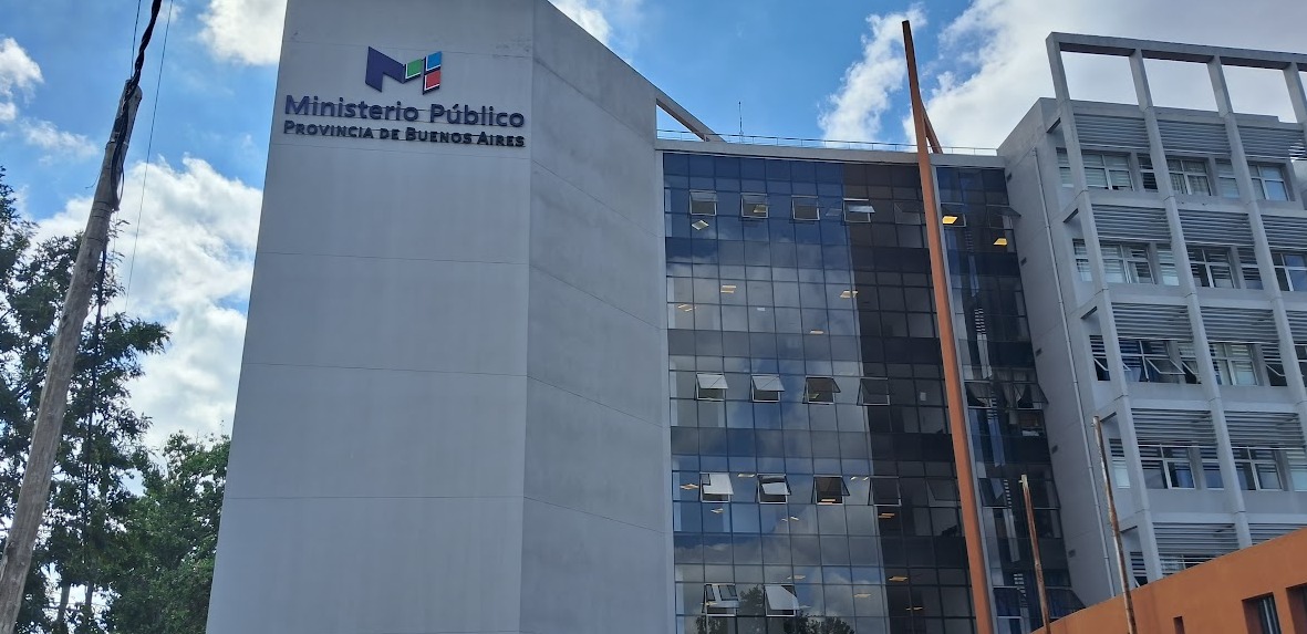 En este momento estás viendo Justicia: Denuncian «crisis edilicia» en la Provincia y alertan por el caso de Lomas