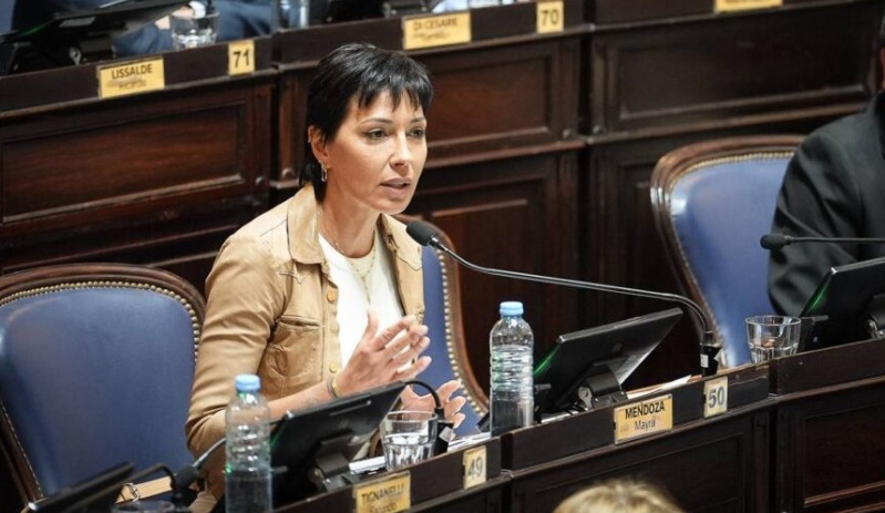 Lee más sobre el artículo Mayra Mendoza: “Los de abajo financian la fiesta de los de arriba”