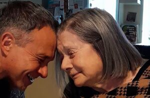 Lee más sobre el artículo Banfield: delincuentes entraron y robaron en la casa de la madre de Lapegüe