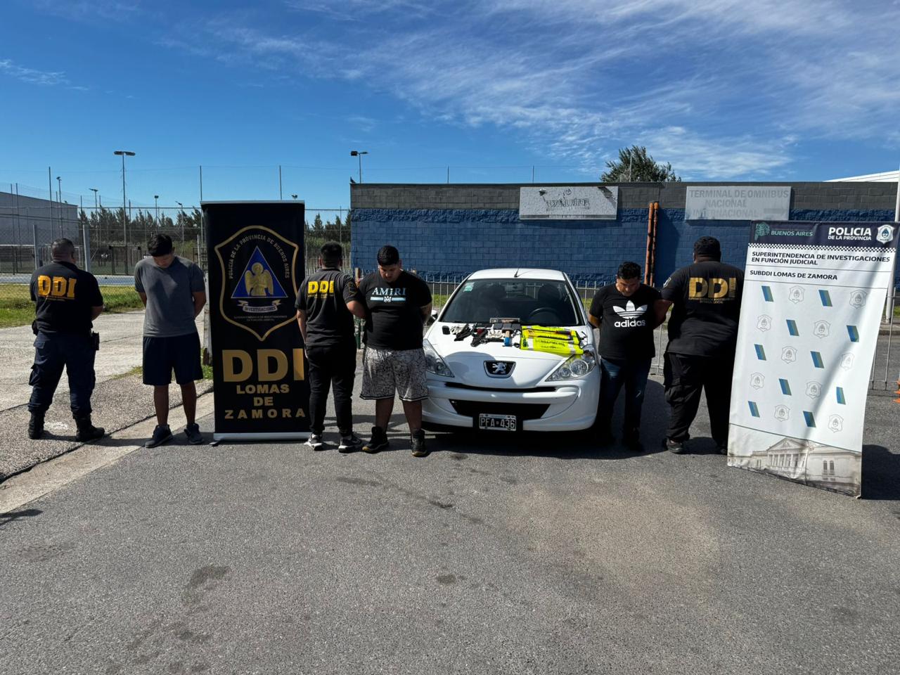 En este momento estás viendo Detuvieron a tres acusados por el robo boquetero a una joyería de Lomas