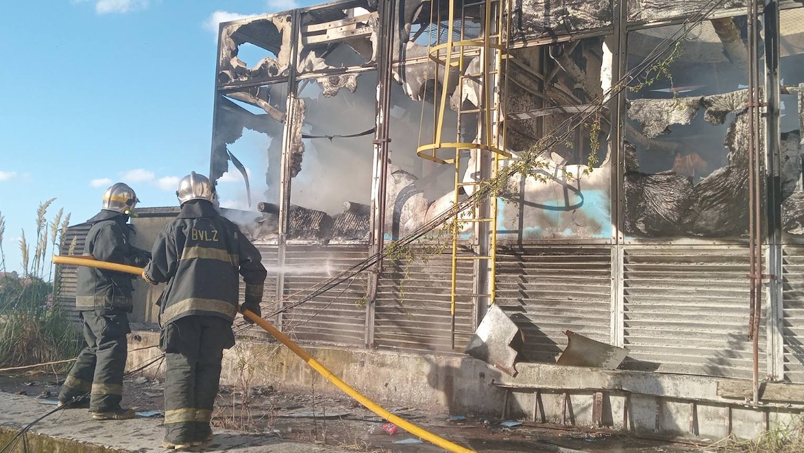En este momento estás viendo Un incendio destruyó parte de una fábrica de Llavallol