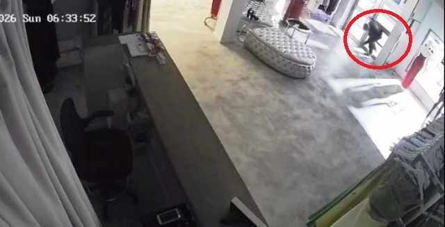 Lee más sobre el artículo Asaltaron un local vestidos para fiestas en Las Lomitas
