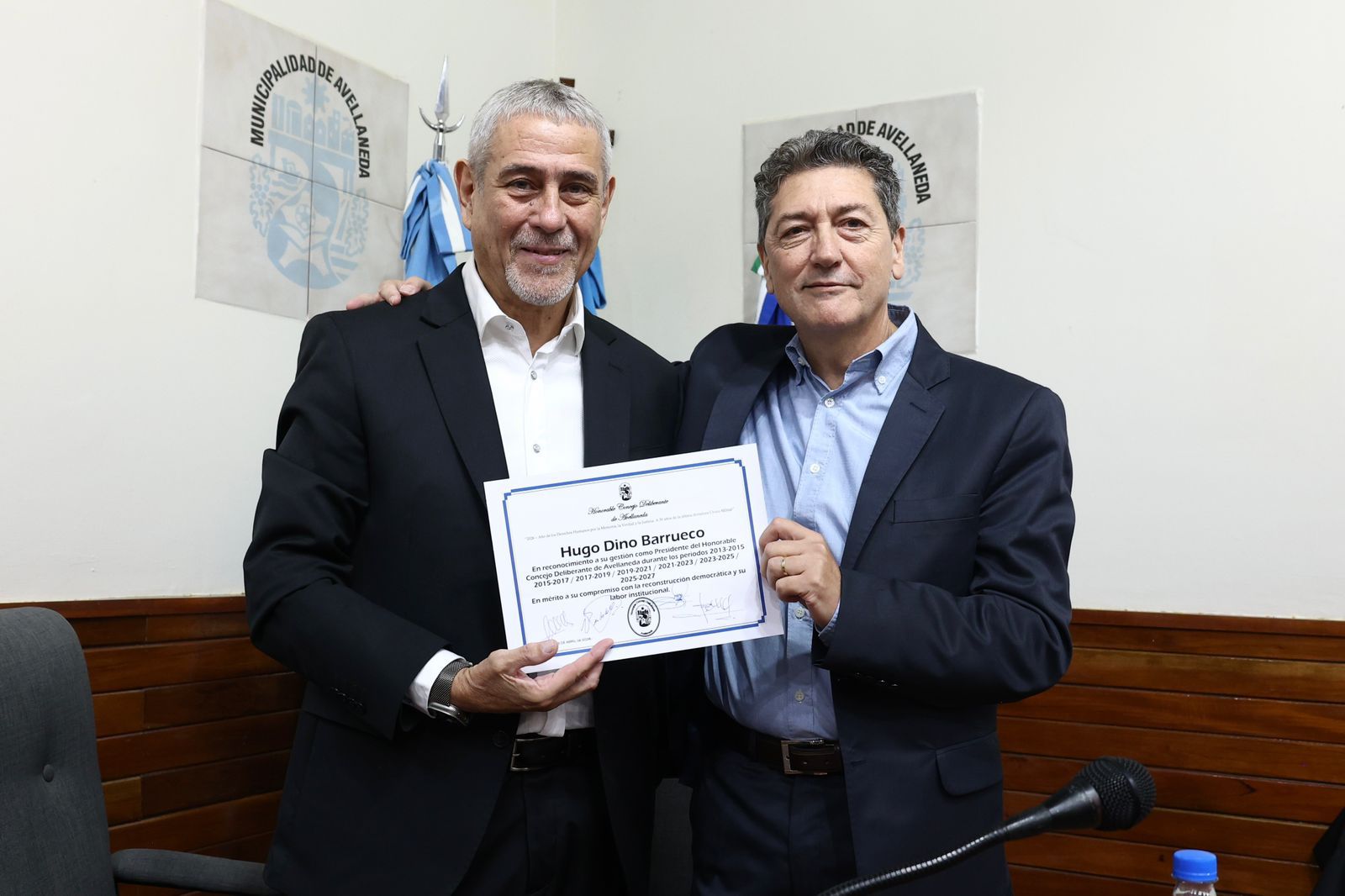 En este momento estás viendo Barrueco y Ferraresi inauguraron el hall “Presidentes de la democracia”