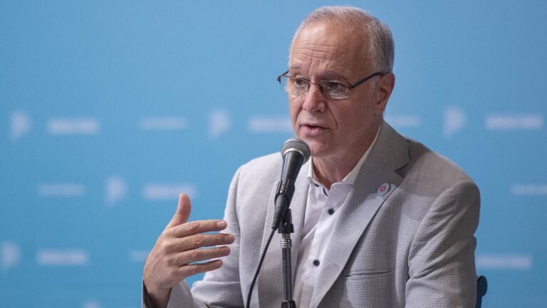 Con la presencia del exministro de Salud Daniel Gollan, se realizará en la UNLa un cine debate por los 80 años del Ministerio de Salud bonaerense_1