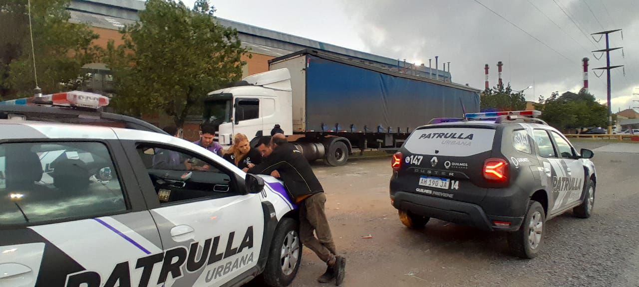 En este momento estás viendo Interceptaron y sancionaron a un camión que derribó postes de luz