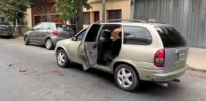 Lee más sobre el artículo Almagro: una policía baleó a 4 personas con las que viajaba en un auto de aplicación