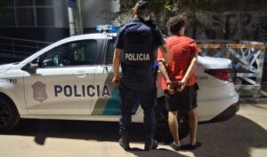 Lee más sobre el artículo Avellaneda: violó una restricción perimetral, escapó por los techos y terminó detenido