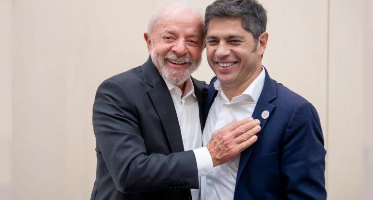 En este momento estás viendo Kicillof en Barcelona: “Hay otro camino que no es el de la guerra, la crueldad y el abandono”