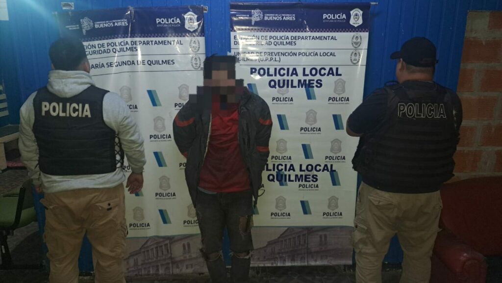 Lee más sobre el artículo Hay un detenido por el hombre hallado muerto en la biblioteca de Bernal