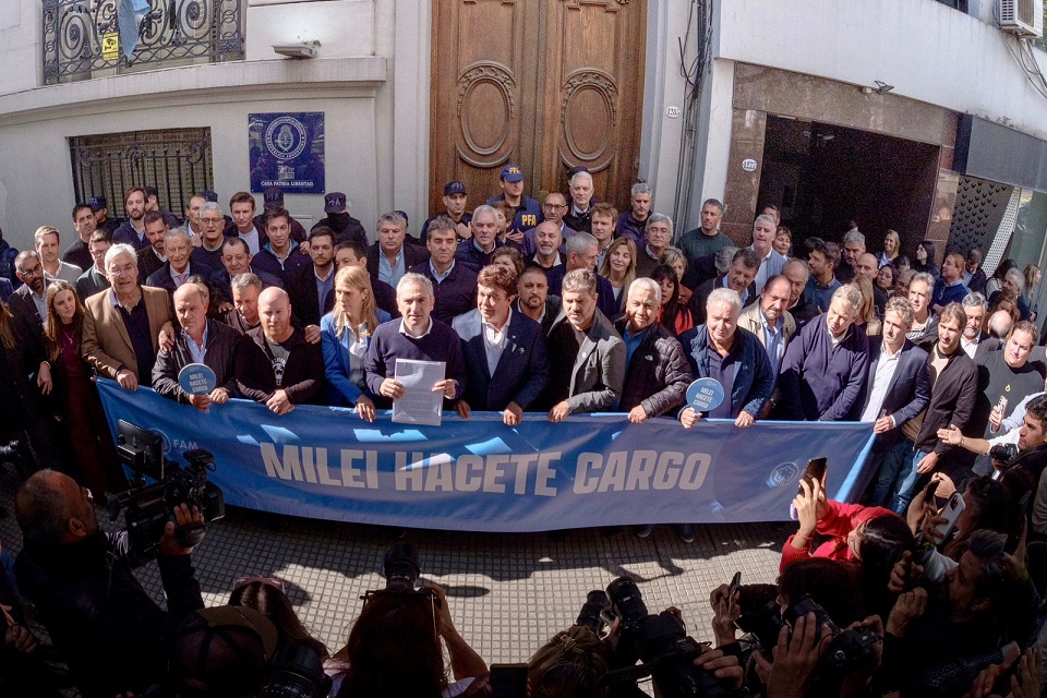 En este momento estás viendo “Milei hacete cargo: menos Adorni y más alimentos para los chicos de las escuelas»