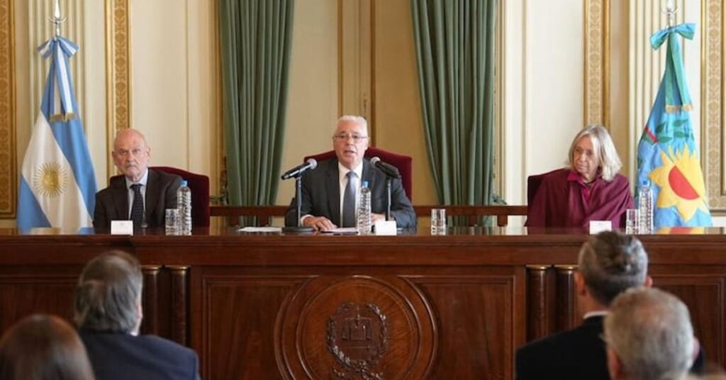 Lee más sobre el artículo Tensión: Bianco respondió al reclamo de la Corte por las vacantes en el máximo tribunal
