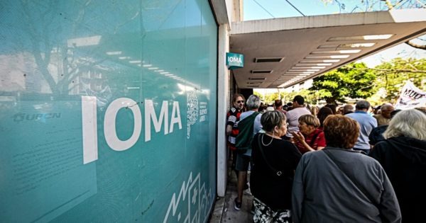 En este momento estás viendo Crisis en IOMA: suspenden cirugías por falta de pago y afiliados denuncian abandono
