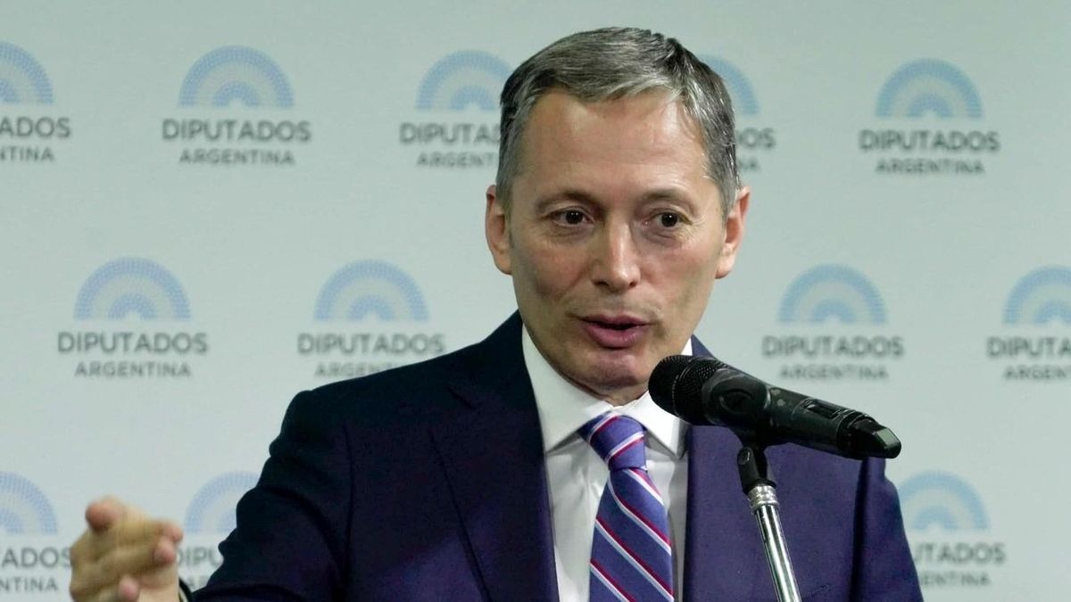 En este momento estás viendo El intendente de Echeverría presenta un amparo para frenar despidos en el Servicio Meteorológico