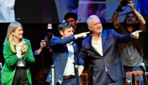 Lee más sobre el artículo Militantes kirchneristas interrumpieron un acto de Kicillof para reclamarle por «Cristina Libre»