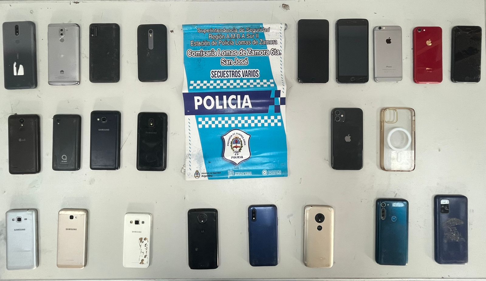 En este momento estás viendo Cayó en Chingolo un joven que robaba celulares: le secuestro 20 aparatos