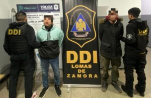 Lee más sobre el artículo Atraparon a dos sospechosos por el brutal asesinato de un hombre en Lomas
