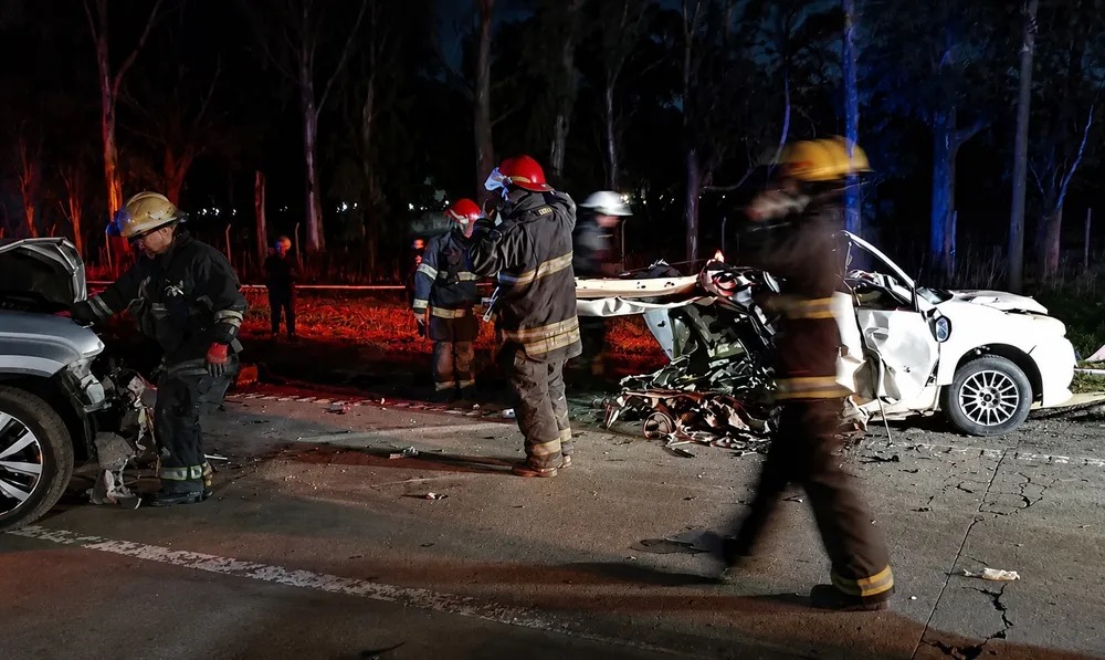 Cinco muertos en un brutal accidente en San Vicente: un detenido