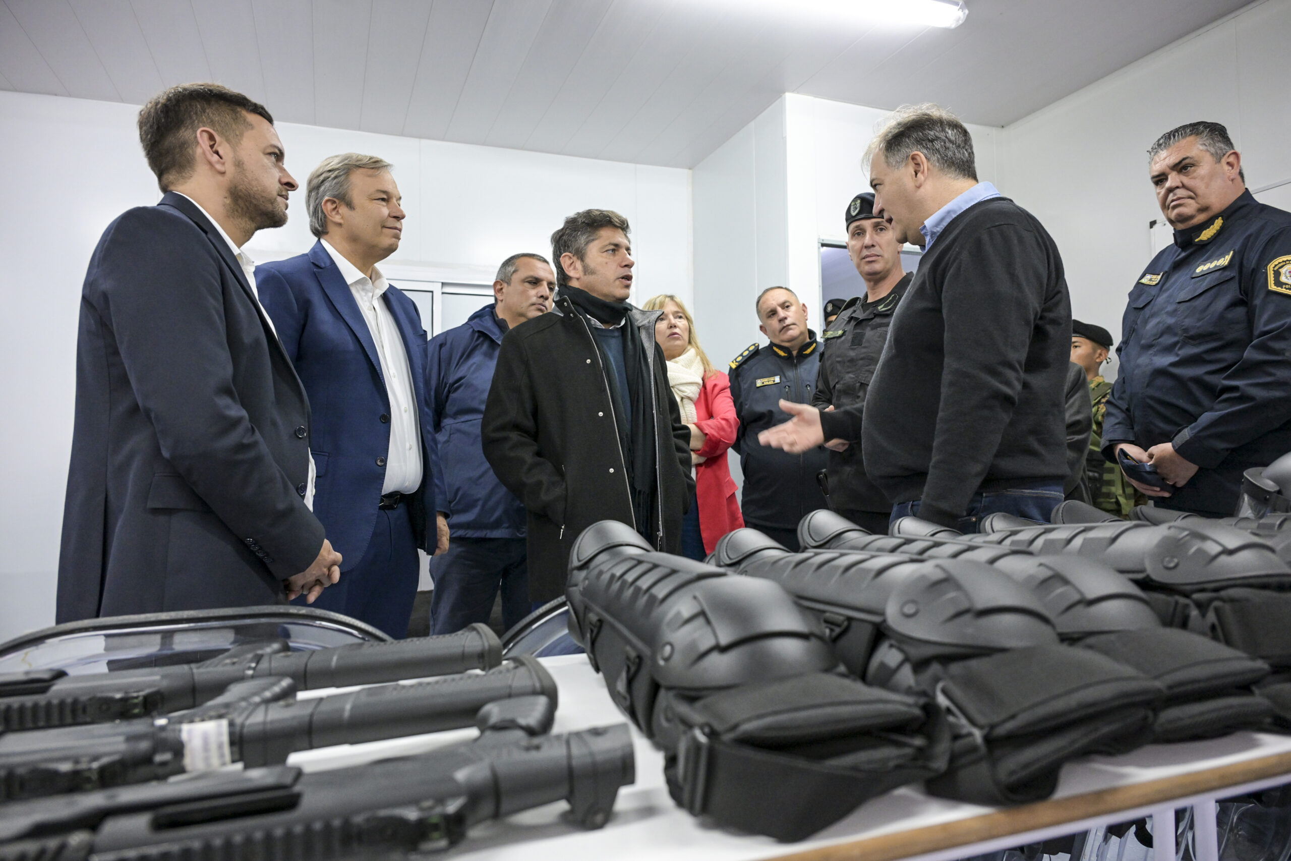 En este momento estás viendo Kicillof inauguró dos bases policiales y entregó patrulleros para fortalecer la seguridad