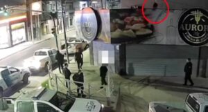 Lee más sobre el artículo Lanús: entró a robar a una fábrica de pastas, lo acorraló la Policía y escapó por los techos