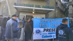 Lee más sobre el artículo Una clínica de Lomas dejó de atender pacientes del PAMI por una millonaria deuda