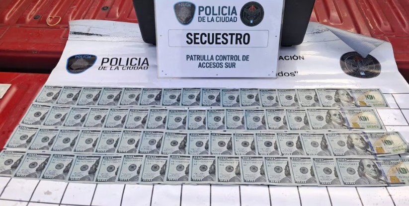 Lugano: se tiró a un arroyo con una mochila llena de dólares y debieron rescatarlo
