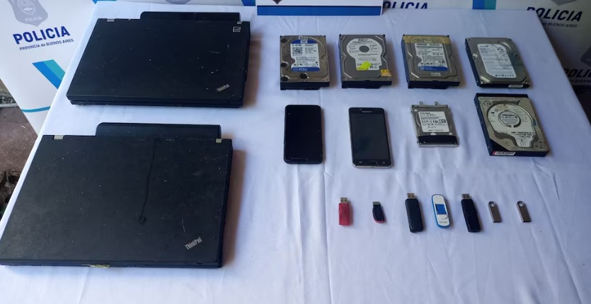 En este momento estás viendo Operación contra la ciberpedofilia: cayó un hombre que administraba 50 perfiles falsos de adolescentes