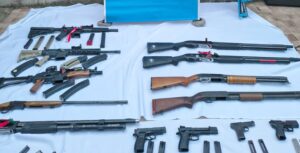 Lee más sobre el artículo Allanaron a un menor que practicaba en un polígono de tiro: le secuestraron 25 armas