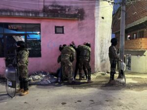 Lee más sobre el artículo Fuerte operativo de saturación policial en Bernal Oeste