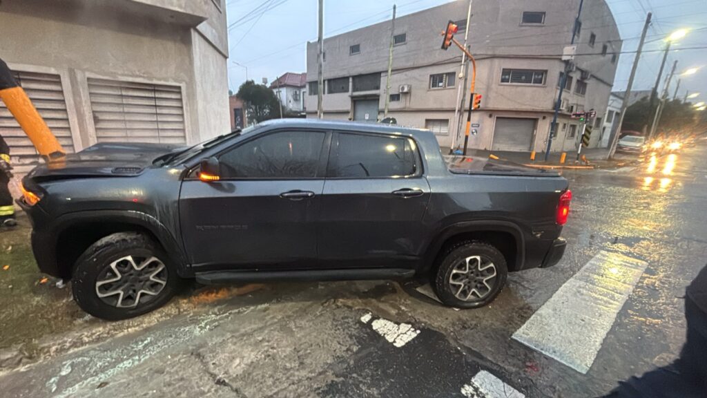 Lee más sobre el artículo Avellaneda: seis adolescentes detenidos tras robar una camioneta y chocar