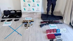 Lee más sobre el artículo Canning: lo detuvieron por violencia de género y le encontraron un arsenal