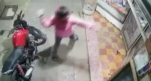 Lee más sobre el artículo Merlo: se peleaban, el kiosquero les pidió que se vayan y le destrozaron el local a patadas